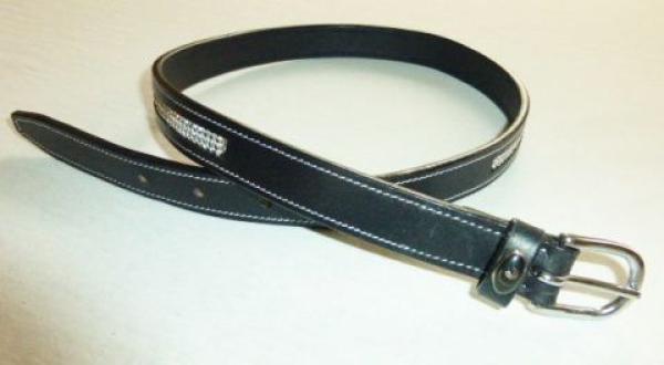 Ledergürtel mit dreireihiger heller Strassapplikation