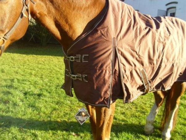 Regen-/Outdoordecke mit 250 g Füllung in braun